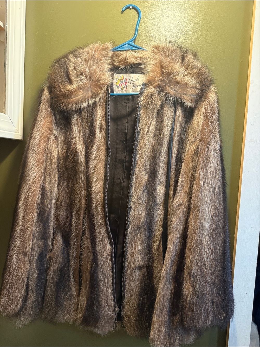 Fur Coat in Brown  removable sleeves vest